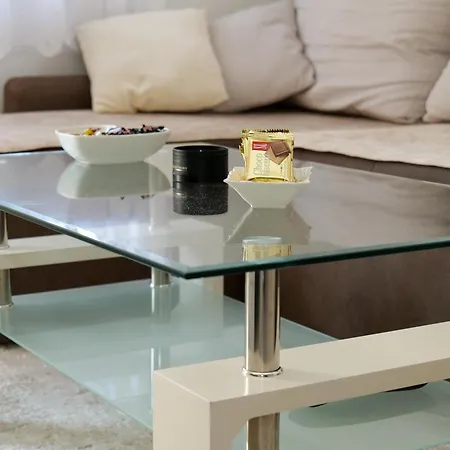 The One * מוסטר